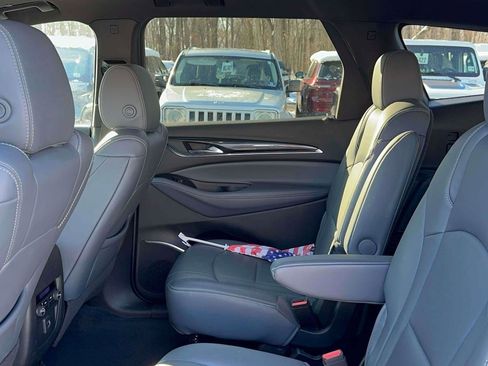 Used 2024 Buick Enclave Essence w/ Experience Buick Package image 10