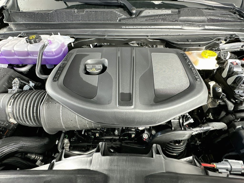 New 2026 RAM 1500 Laramie AWD/4WD image 18