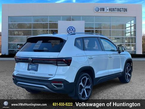 Certified 2025 Volkswagen Taos SEL w/ Taos Adventure Package (SXB) image 4
