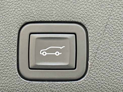 Used 2025 Chevrolet Tahoe RST RWD image 11
