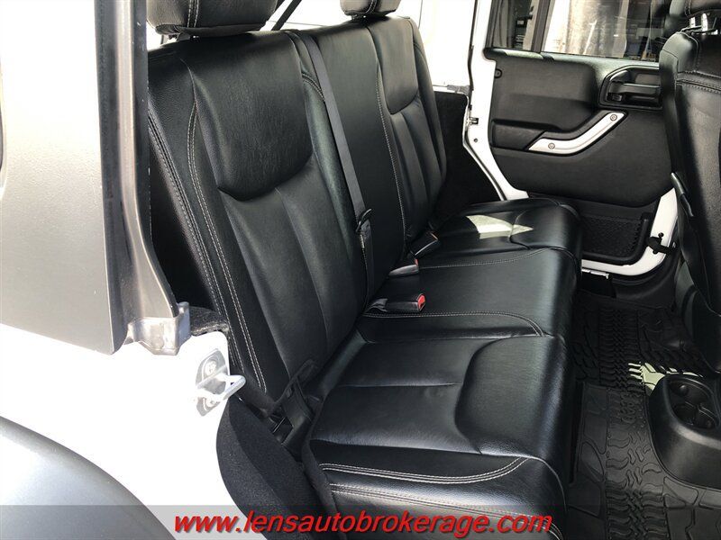Used 2016 Jeep Wrangler Unlimited Rubicon AWD/4WD image 22