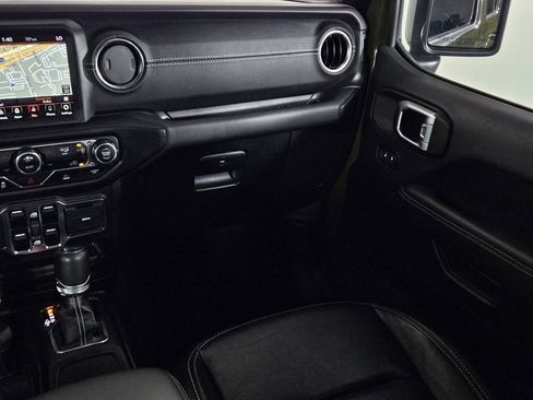 Used 2023 Jeep Wrangler Unlimited Sahara image 9