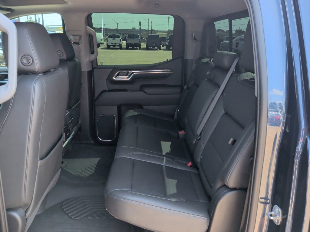 Used 2022 Chevrolet Silverado 1500 LTZ AWD/4WD image 38