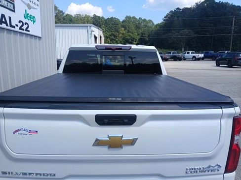 Used 2022 Chevrolet Silverado 1500 High Country w/ High Country Premium Package image 4