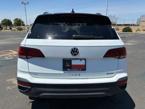 Used 2024 Volkswagen Taos SE AWD/4WD image 5