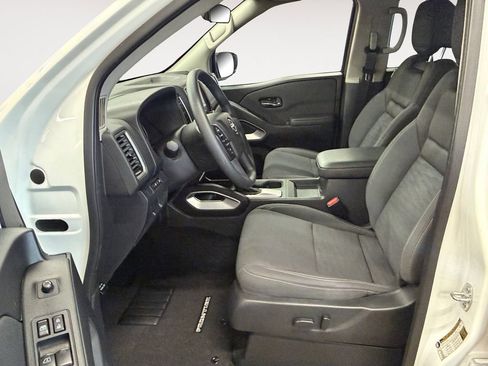 Used 2024 Nissan Frontier SV w/ Technology Package RWD image 22