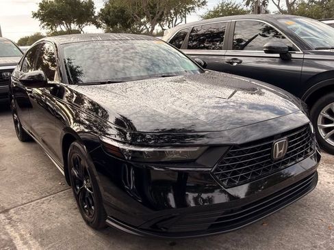 Used 2025 Honda Accord SE image 4