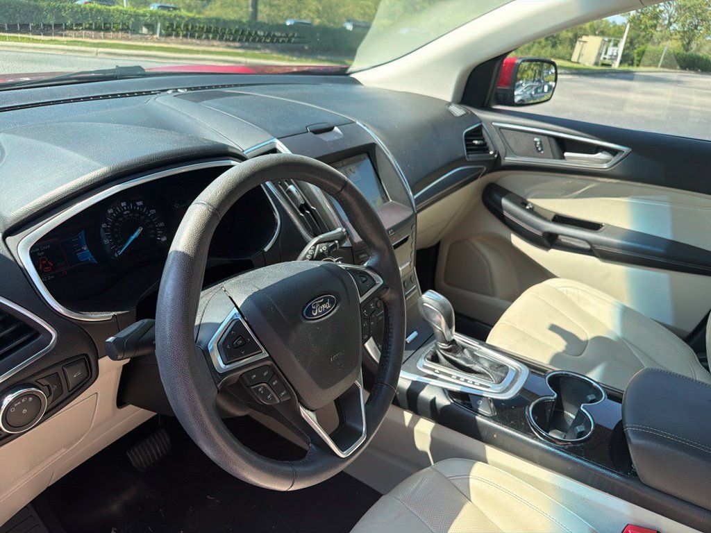 Used 2018 Ford Edge Titanium w/ Equipment Group 301A FWD image 8