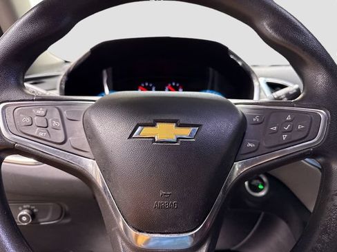 Used 2018 Chevrolet Equinox LS FWD image 11