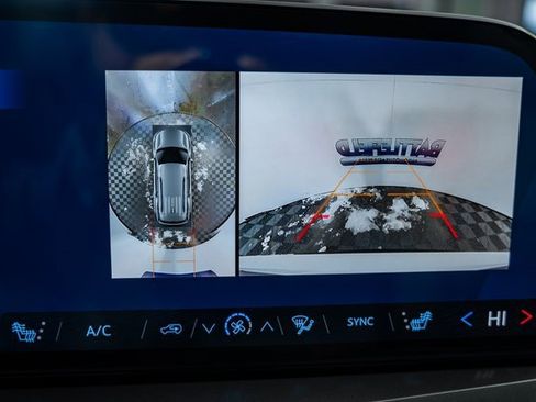 New 2026 Chevrolet Traverse LT w/ Sun and Wheel Package image 43