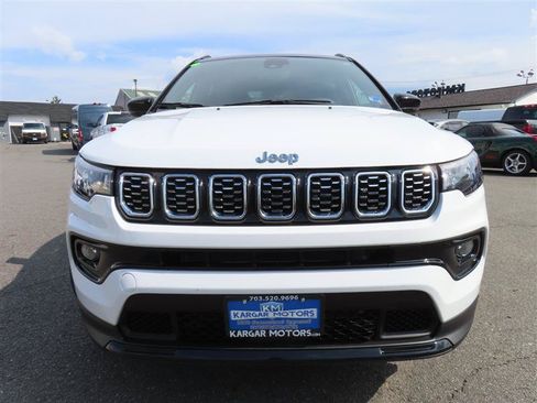 Used 2025 Jeep Compass Limited AWD/4WD image 3