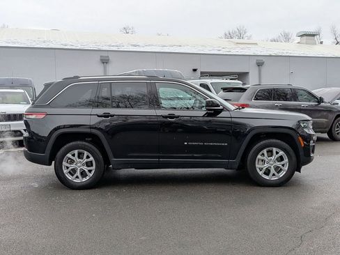 Used 2023 Jeep Grand Cherokee Limited image 2