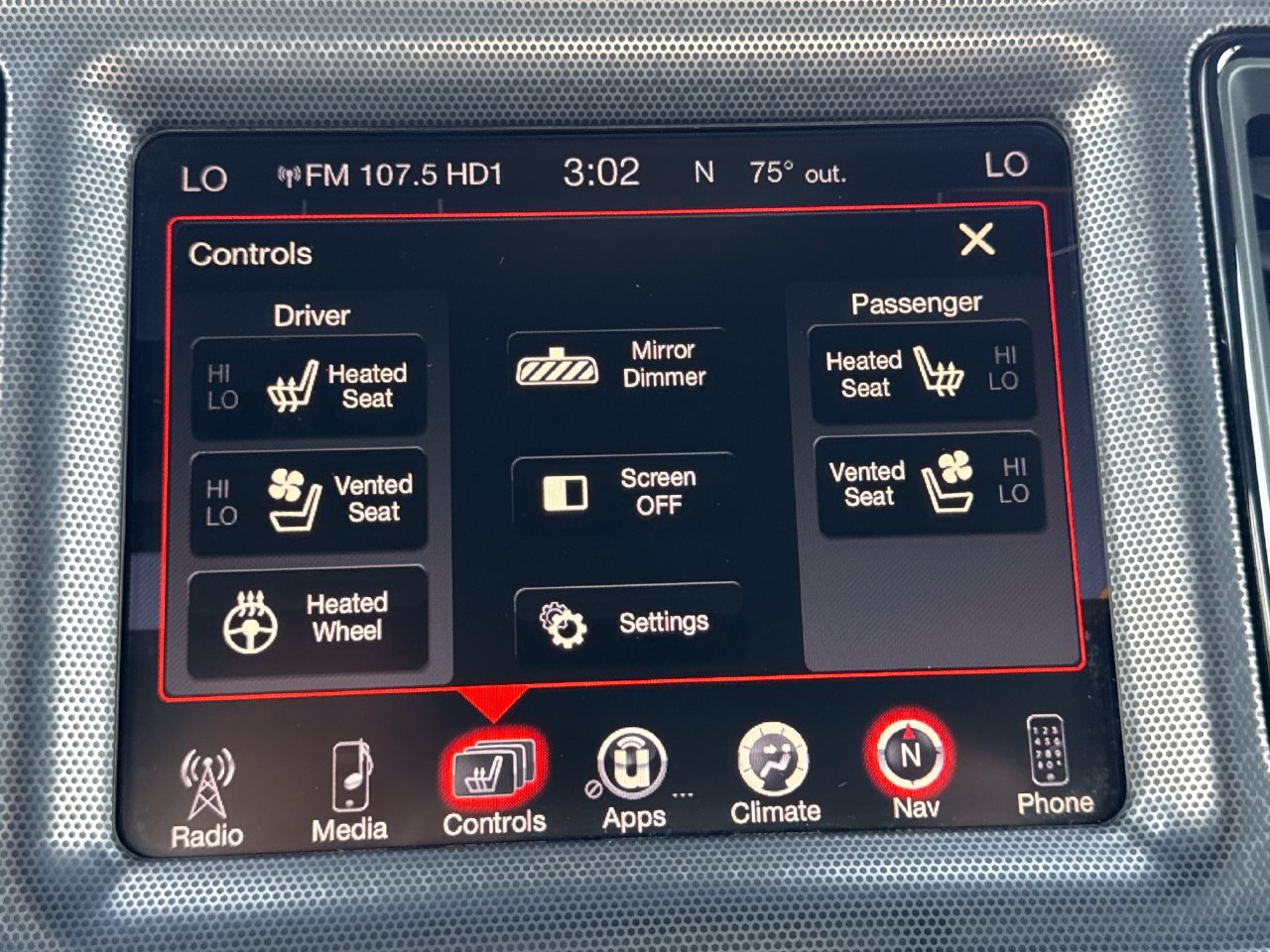 Used 2015 Dodge Challenger SRT RWD image 20