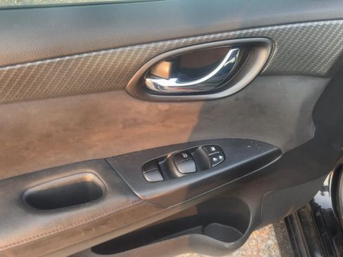 Used 2018 Nissan Sentra NISMO FWD image 2
