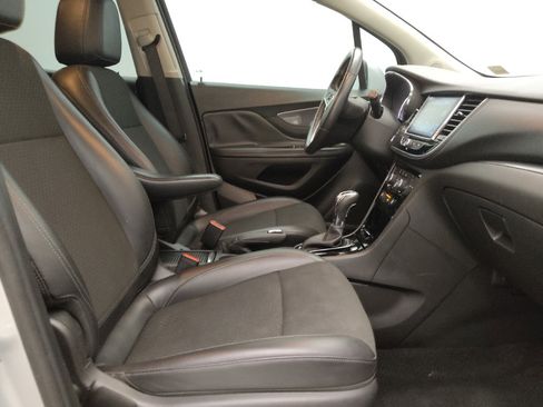 Used 2021 Buick Encore Preferred FWD image 21