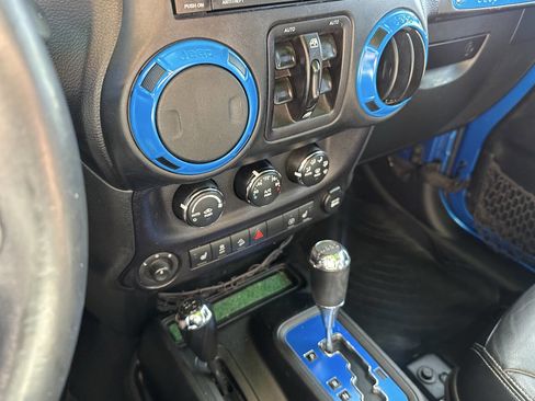 Used 2015 Jeep Wrangler Unlimited Sahara w/ Max Tow Package image 16