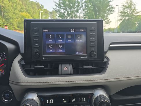 Used 2022 Toyota RAV4 XLE w/ Convenience Package FWD image 20