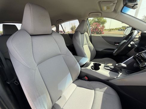 Used 2021 Toyota Venza LE w/ Carpet Mat Package (TMS) AWD/4WD image 28