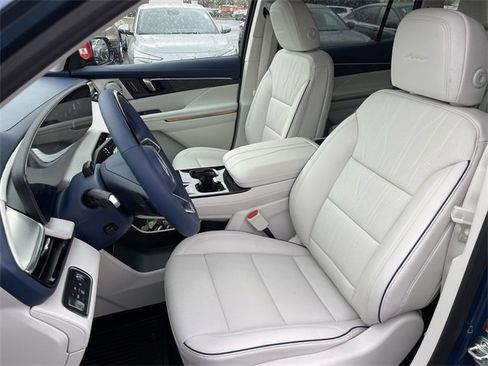 New 2026 Buick Enclave Avenir w/ Super Cruise Package image 11