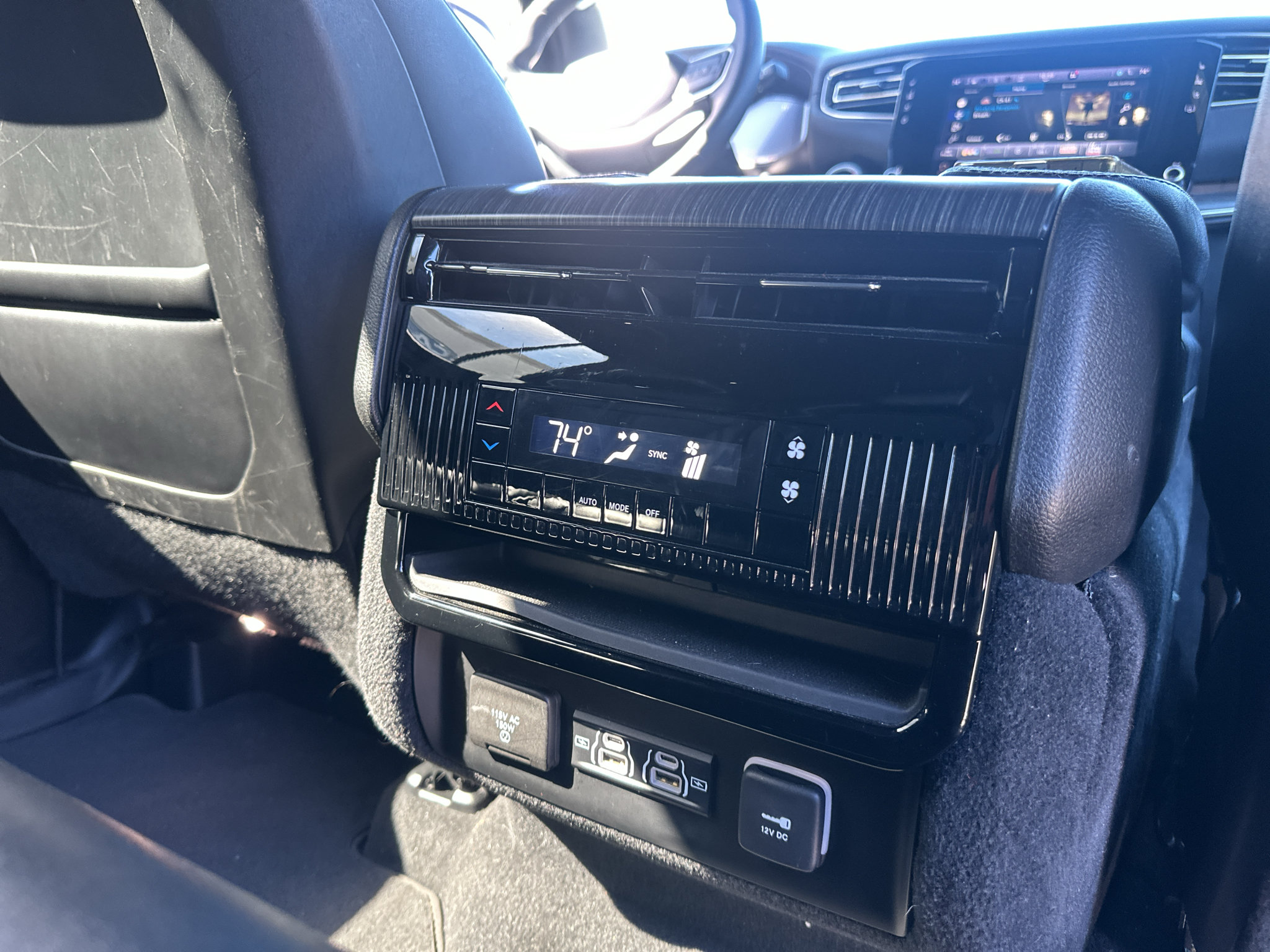 Used 2024 Jeep Wagoneer Series II w/ Flexible Seating Group RWD image 14