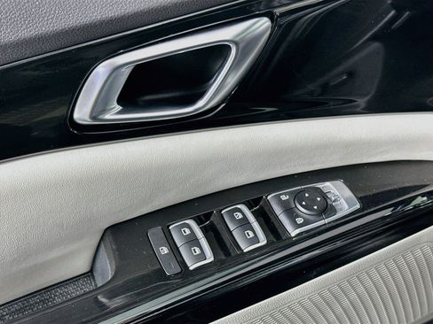 Used 2024 Kia Carnival EX FWD image 15