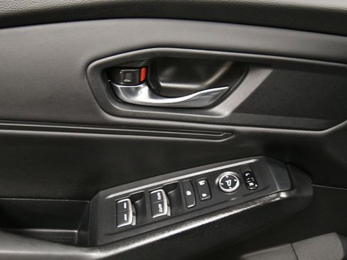 Used 2023 Honda Accord EX image 11