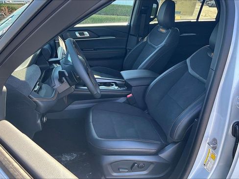 New 2026 Ford Explorer Tremor w/ Tremor Convenience Package image 9