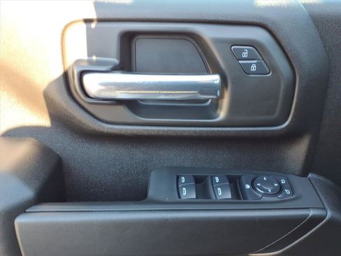 Used 2024 Chevrolet Silverado 2500 Custom w/ Custom Convenience Package image 11