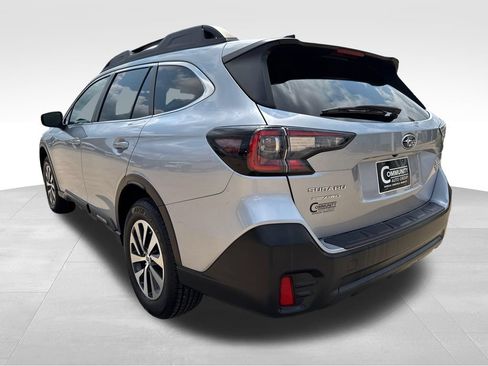 Used 2022 Subaru Outback Premium AWD/4WD image 4