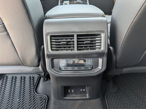 New 2025 Volkswagen Atlas SEL image 28