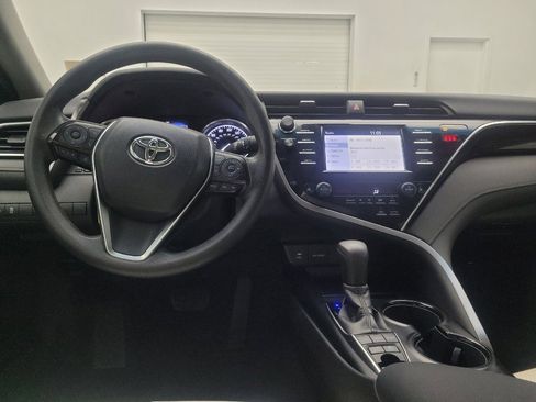 Used 2018 Toyota Camry LE image 22