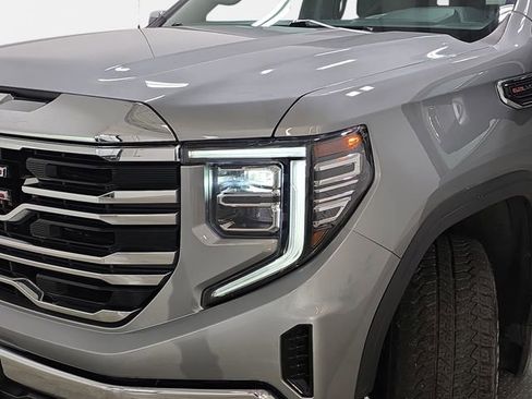 Used 2023 GMC Sierra 1500 SLT w/ SLT Premium Package AWD/4WD image 30