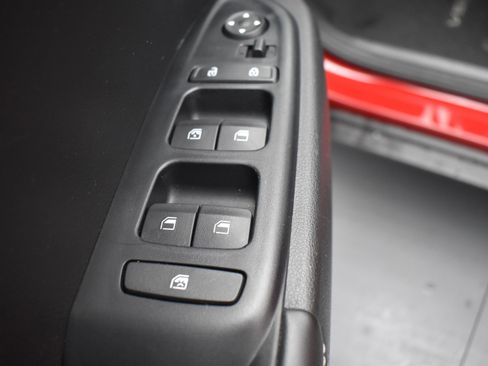 Used 2022 Hyundai Venue Limited image 15