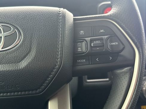 Used 2025 Toyota 4Runner TRD Off-Road image 18