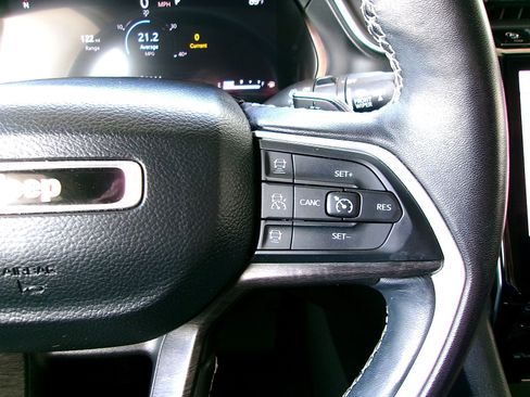 Used 2022 Jeep Grand Cherokee L Limited RWD image 12