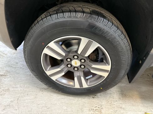 Used 2016 Chevrolet Colorado LT w/ LT Convenience Package image 9