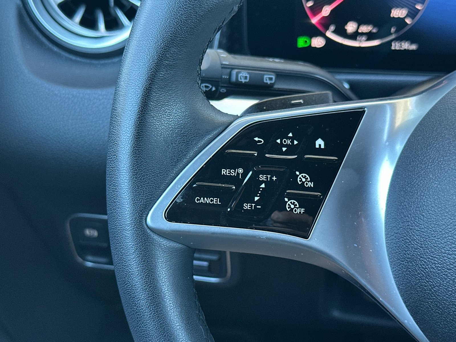 Certified 2026 Mercedes-Benz GLB 250 image 25
