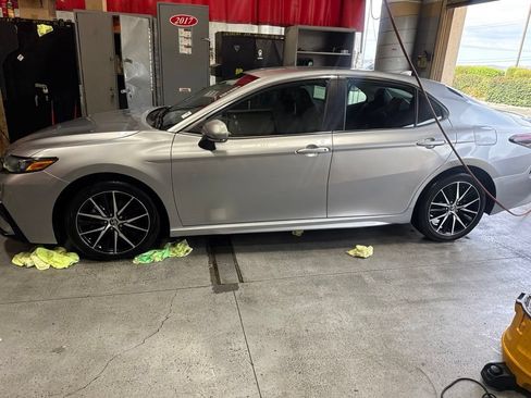 Used 2024 Toyota Camry SE FWD image 19