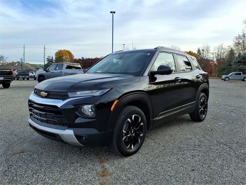 Certified 2023 Chevrolet TrailBlazer LT w/ Convenience Package image 3