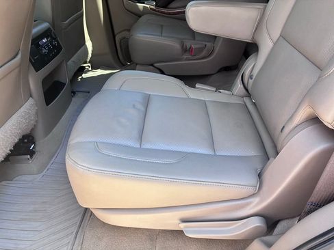 Used 2019 Chevrolet Tahoe Premier AWD/4WD image 13