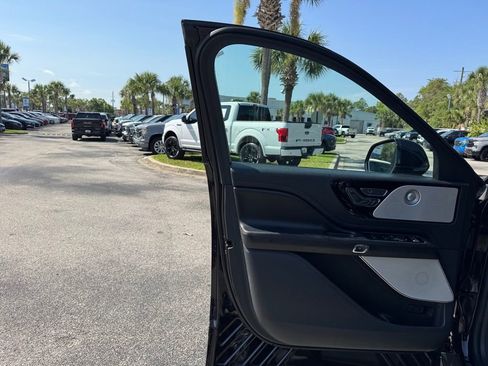 Used 2022 Lincoln Aviator Reserve w/ Equipment Group 201A image 43