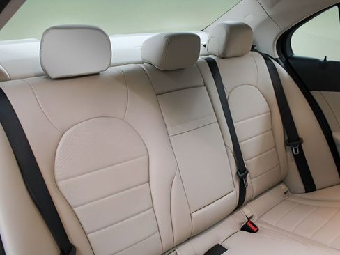 Used 2016 Mercedes-Benz C 300 4MATIC Sedan image 24