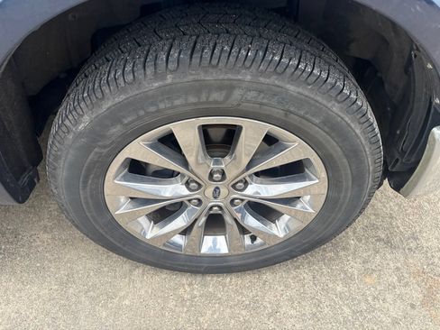 Used 2016 Ford F150 Lariat RWD image 9