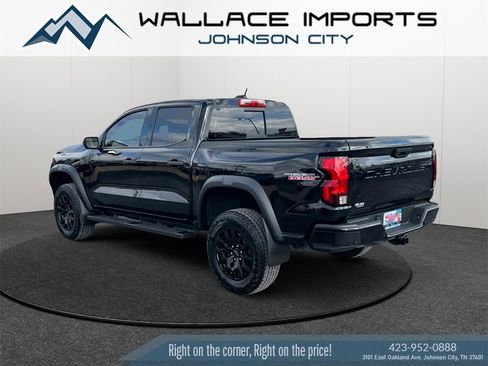 Used 2024 Chevrolet Colorado Trail Boss w/ Technology Package image 3