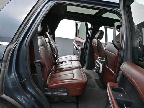 Used 2022 Ford Expedition Limited image 36