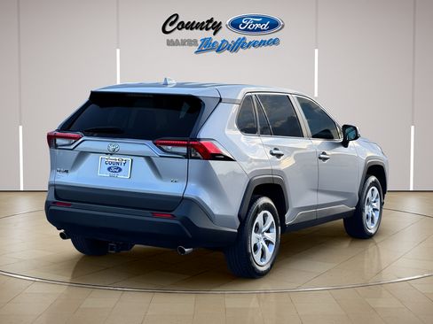 Used 2023 Toyota RAV4 LE FWD image 16