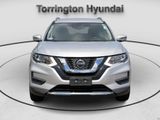 Used 2019 Nissan Rogue SV image 2