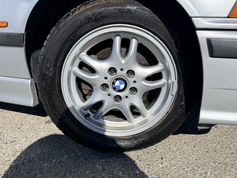 Used 1999 BMW 328i Convertible RWD image 25
