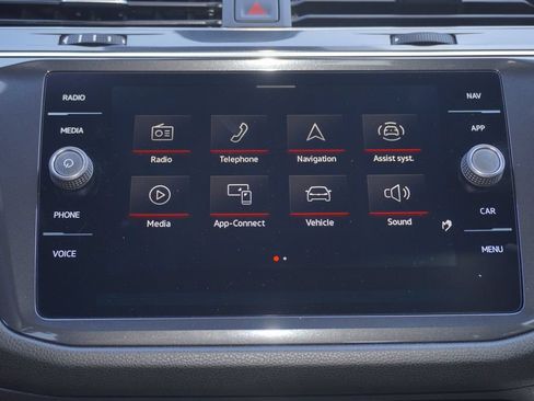 Used 2022 Volkswagen Tiguan SEL R-Line AWD/4WD image 16
