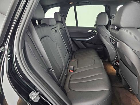 Used 2022 BMW X5 xDrive45e w/ Climate Comfort Package image 12